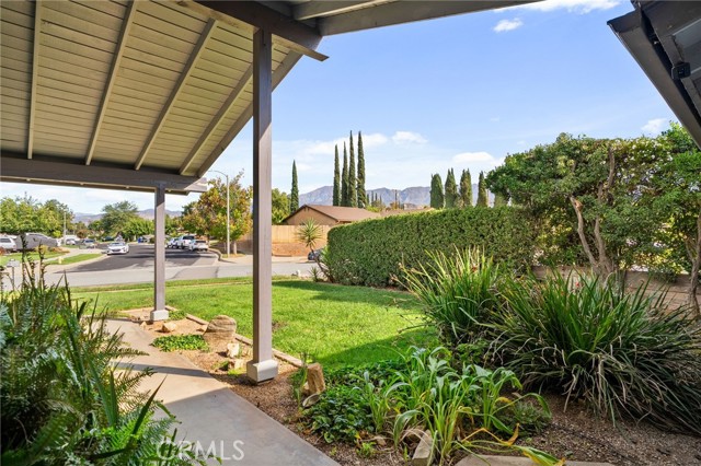 Detail Gallery Image 2 of 31 For 35167 San Carlos St, Yucaipa,  CA 92399 - 3 Beds | 2 Baths