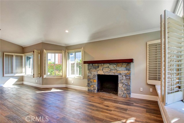 2963 Falconberg Drive, La Verne CA: https://media.crmls.org/medias/5daf11dc-c439-4247-92fe-3c63b393f468.jpg