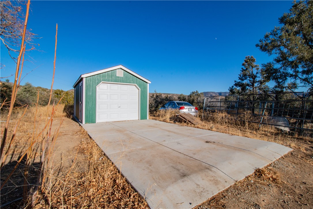 Detail Gallery Image 31 of 36 For 24664 Chimanimani Ct, Tehachapi,  CA 93561 - 2 Beds | 2 Baths