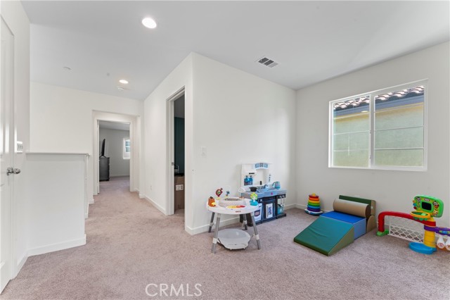 Detail Gallery Image 9 of 38 For 12704 Ironstone, Moreno Valley,  CA 92555 - 4 Beds | 2/1 Baths