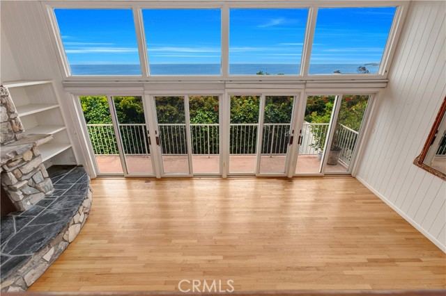 176 Sunset Terrace, Laguna Beach CA: https://media.crmls.org/medias/5db07f78-5f36-4c73-923f-5b5475ff2bbe.jpg