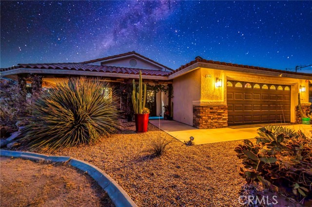 Detail Gallery Image 5 of 75 For 6140 Farrelo Rd, Yucca Valley,  CA 92284 - 3 Beds | 2 Baths