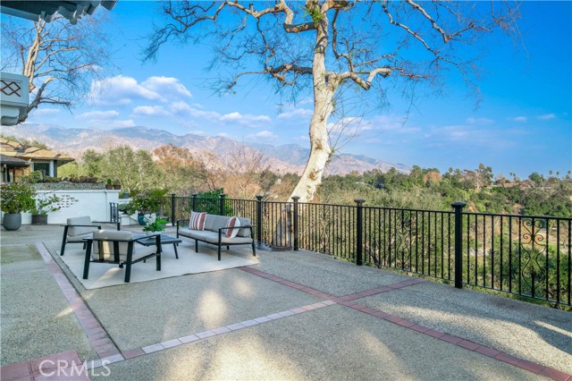 1812 Linda Vista Avenue, Pasadena CA: https://media.crmls.org/medias/5db202d6-4a93-4927-854e-ecdc44627a76.jpg