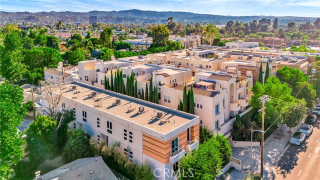 Detail Gallery Image 74 of 75 For 15206 Burbank Bld #209,  Sherman Oaks,  CA 91411 - 2 Beds | 2/1 Baths