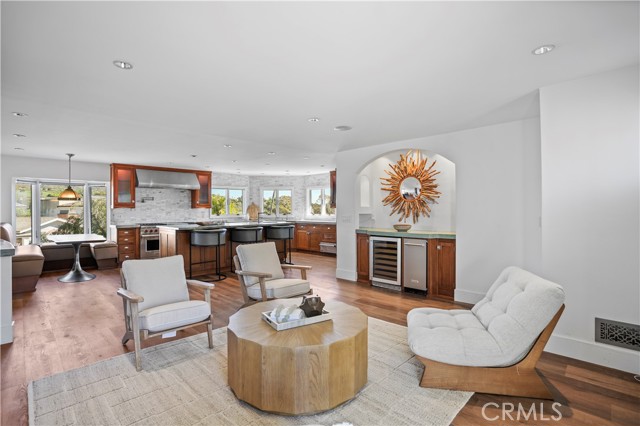 Detail Gallery Image 6 of 26 For 609 Seaward, Corona Del Mar,  CA 92625 - 4 Beds | 3 Baths