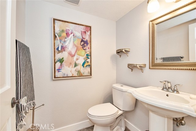 Detail Gallery Image 27 of 46 For 950 S Rim Crest Dr, Anaheim Hills,  CA 92807 - 2 Beds | 2/1 Baths