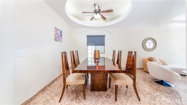 Image 7 of 25 For 31795 Avenida Del Yermo