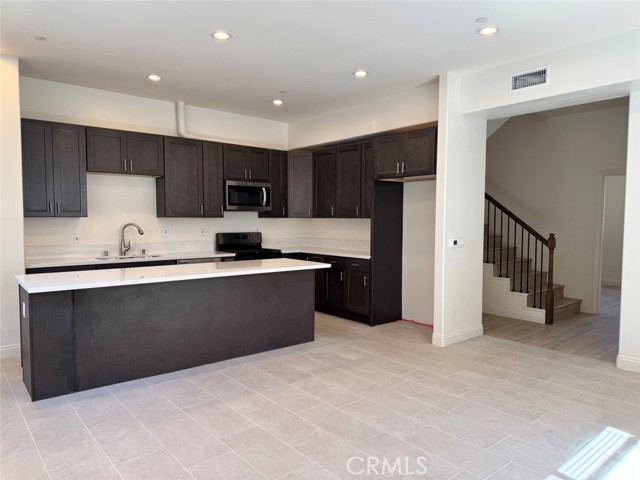 Detail Gallery Image 17 of 39 For 11602 Valley View Ave #4,  Whittier,  CA 90604 - 4 Beds | 4/1 Baths