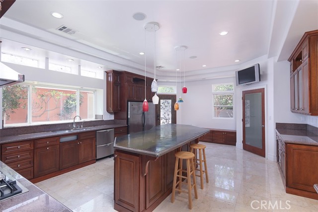 801 S Michillinda Avenue, Pasadena CA: https://media.crmls.org/medias/5db51de9-b332-4bf0-ba38-a8f96c529b6b.jpg