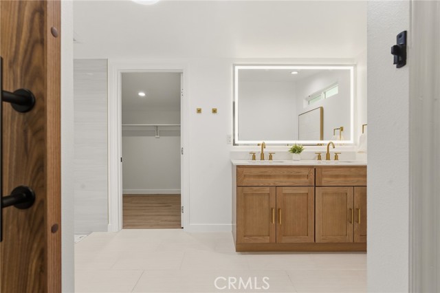 Detail Gallery Image 36 of 51 For 6539 Noble Avenue, Van Nuys,  CA 91411 - 4 Beds | 4 Baths