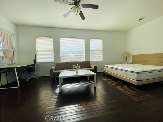 22421 Hawthorn Avenue, Moreno Valley CA: https://media.crmls.org/medias/5db6c64b-0a74-4f90-83f8-cba09057ad94.jpg