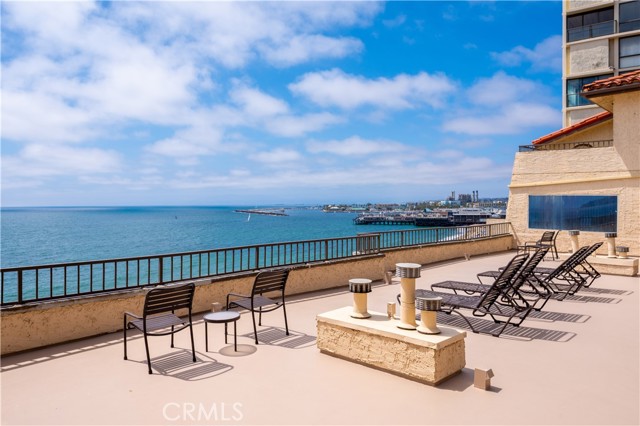 Detail Gallery Image 2 of 66 For 555 Esplanade #320,  Redondo Beach,  CA 90277 - 2 Beds | 2 Baths