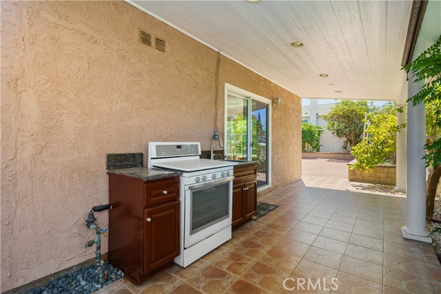 Detail Gallery Image 25 of 31 For 22018 Craggy View St, Chatsworth,  CA 91311 - 3 Beds | 3 Baths