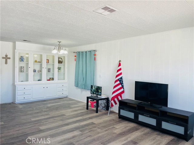 Detail Gallery Image 4 of 17 For 20683 Waalew Rd #B66,  Apple Valley,  CA 92307 - 2 Beds | 2 Baths