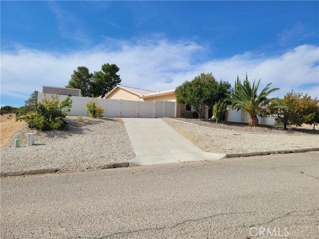 7022 Rio Vista, Hesperia CA: https://media.crmls.org/medias/5db95c9f-0b8e-4574-a609-6528f947044b.jpg