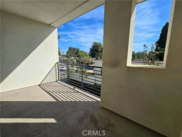 Detail Gallery Image 6 of 26 For 18 E Sunset, Long Beach,  CA 90805 - 3 Beds | 3 Baths