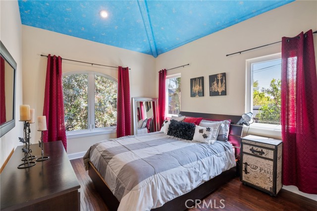 Detail Gallery Image 26 of 29 For 3210 N Ardmore Ave, Manhattan Beach,  CA 90266 - 5 Beds | 3/1 Baths