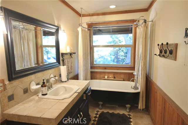 Image 14 of 39 For 32383 Pine Manor Lane 634