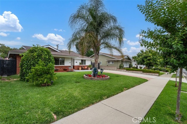 2415 Casa Grande Street, Pasadena CA: https://media.crmls.org/medias/5dbb74ec-02ca-40ce-8230-63349d089790.jpg