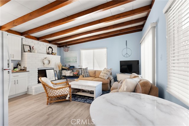 308 Flower Street, Costa Mesa CA: https://media.crmls.org/medias/5dbbdeff-512e-4056-94b4-b8f2d665e2b3.jpg