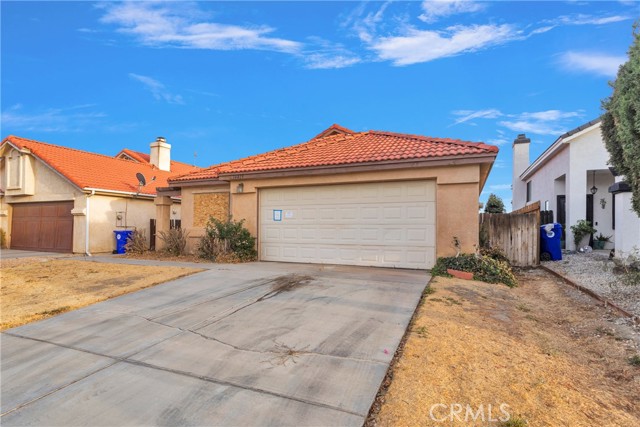 Detail Gallery Image 3 of 38 For 14819 Rosemary Dr, Victorville,  CA 92394 - 3 Beds | 2 Baths