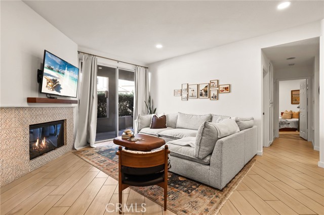 48 Baycrest Court, Newport Beach CA: https://media.crmls.org/medias/5dbc5a1a-638a-4b82-892f-c1e9878205c7.jpg