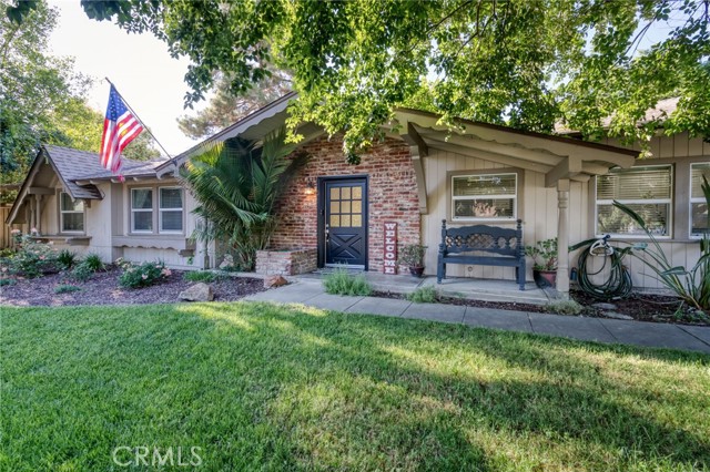 Detail Gallery Image 1 of 29 For 6384 E Lowe Ave, Fresno,  CA 93727 - 3 Beds | 2 Baths
