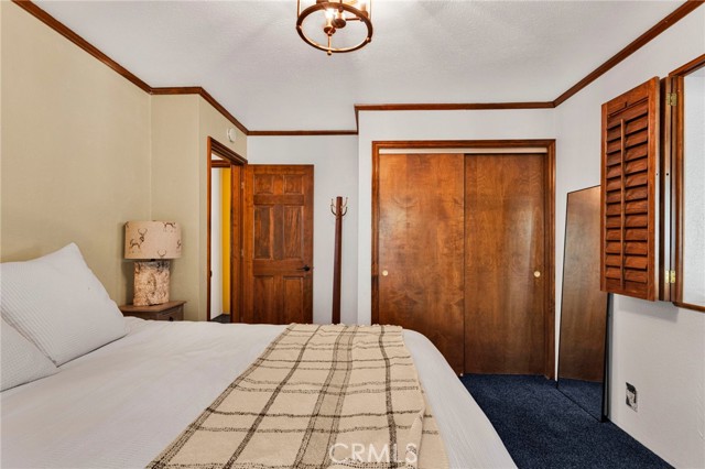 915 Trinity, Lake Arrowhead, CA 92352