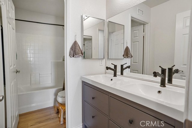 Detail Gallery Image 17 of 21 For 1839 Thomas Dr, Lancaster,  CA 93535 - 4 Beds | 2/1 Baths