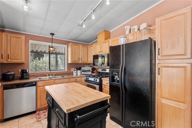 Detail Gallery Image 16 of 34 For 10961 Desert Lawn Dr #3,  Calimesa,  CA 92320 - 2 Beds | 2 Baths