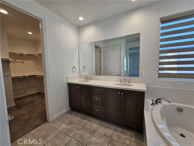 20841 W Acorn Circle, Porter Ranch CA: https://media.crmls.org/medias/5dbe3309-9bba-4d4f-a626-0d28886e0ea8.jpg