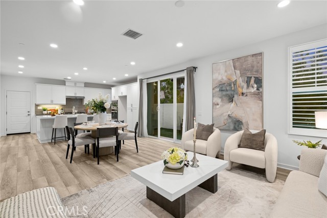 118 Modjeska, Irvine CA: https://media.crmls.org/medias/5dbea8c2-da00-475d-9726-7d283d509aea.jpg