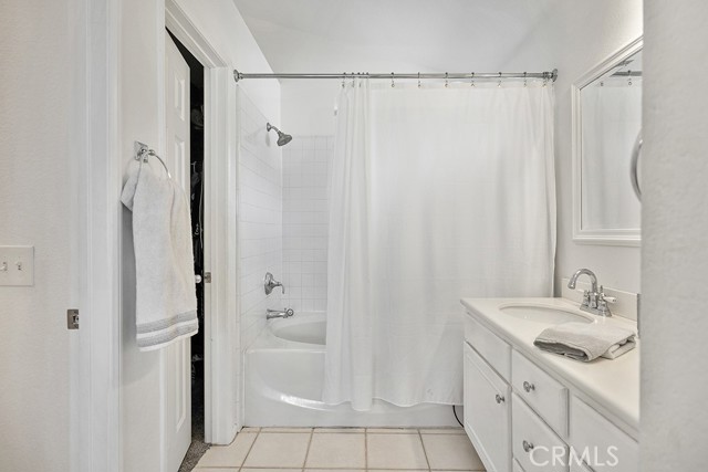 Detail Gallery Image 24 of 41 For 30414 Sequoia Ct, Castaic,  CA 91384 - 5 Beds | 2/1 Baths