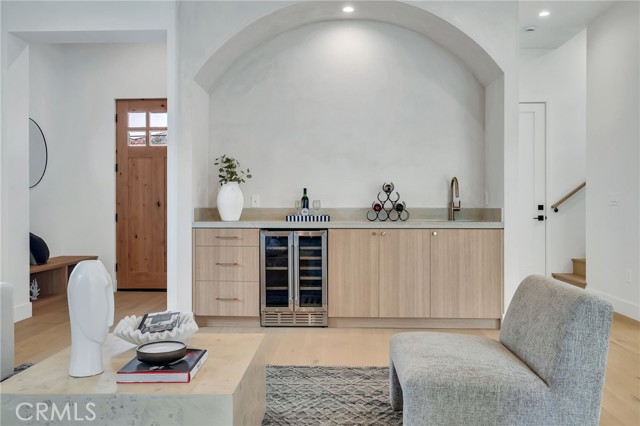 Wet Bar with Refridgerator