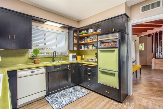 1872 Arroyo Drive, Riverside CA: https://media.crmls.org/medias/5dbfb96e-cc5c-4ca0-b67f-55c588839a30.jpg