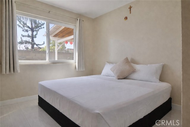 Detail Gallery Image 12 of 17 For 1912 E Clifpark, Anaheim,  CA 92805 - 4 Beds | 2 Baths