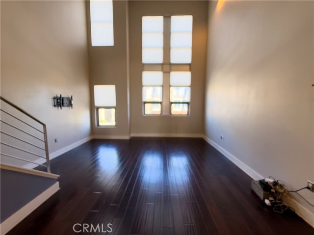 909 E Santa Ana Boulevard, Santa Ana CA: https://media.crmls.org/medias/5dc095ee-efa2-4529-b768-729412f3ddd6.jpg