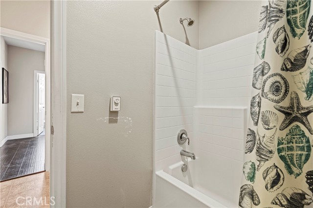 20556 Suzie Lane, Saugus CA: https://media.crmls.org/medias/5dc09e55-0c7a-46c4-a3c4-11e1d20c8764.jpg