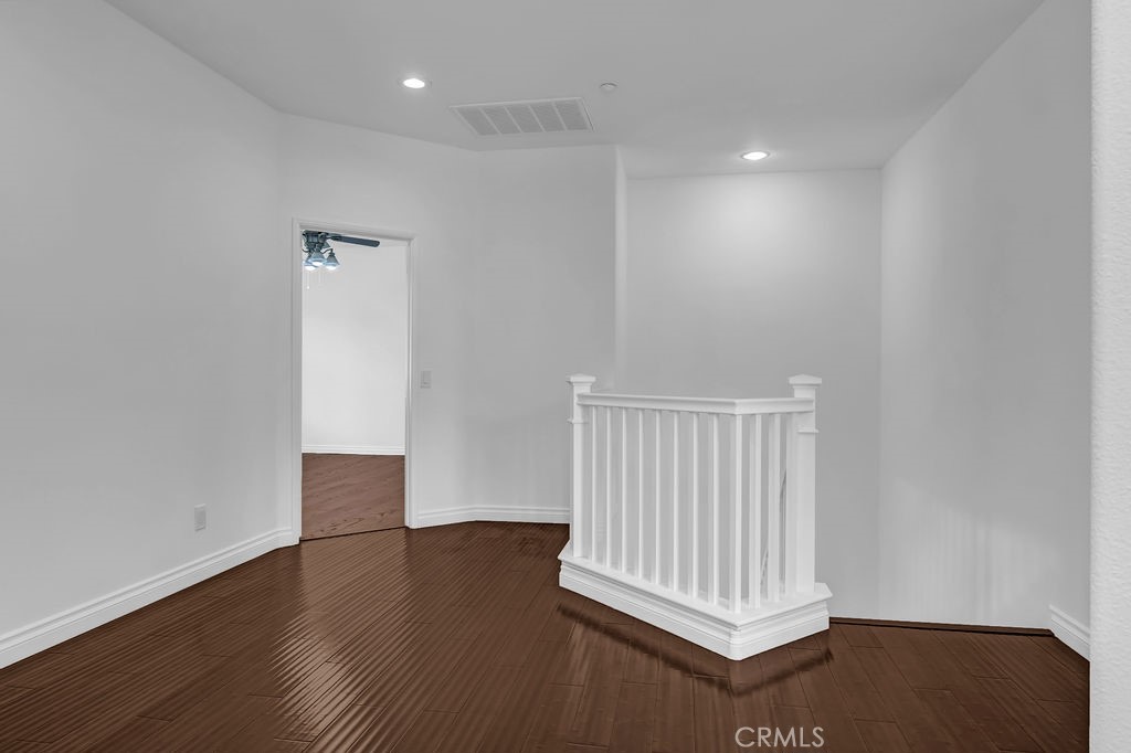 https://media.crmls.org/medias/5dc0f7a4-ad7a-4ba7-860b-aae144eec19c.jpg?preset=X-Large