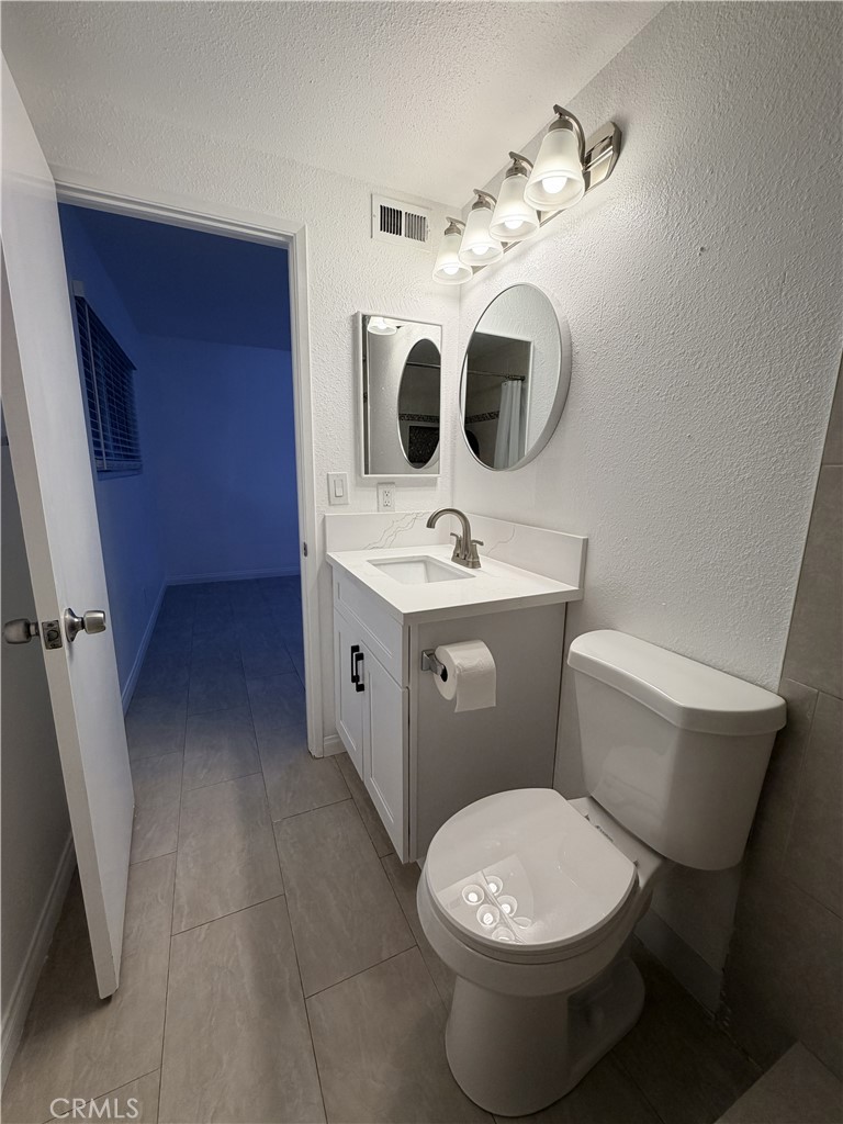 https://media.crmls.org/medias/5dc1261d-0437-43e5-9d1a-86b246d1d559.jpg?preset=X-Large