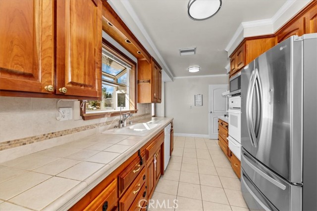 Detail Gallery Image 9 of 46 For 23032 Mobile, West Hills,  CA 91307 - 4 Beds | 2 Baths