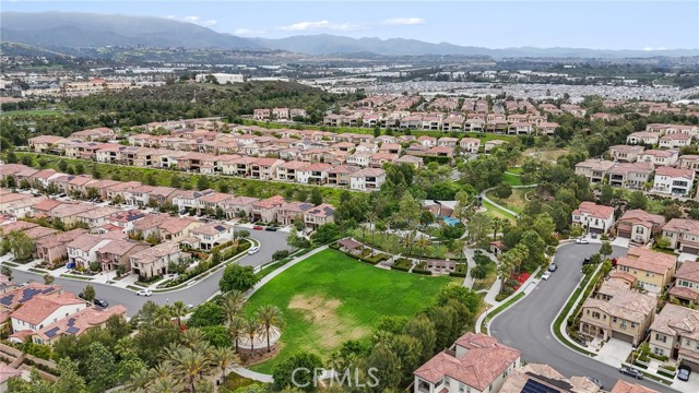 61 Fuchsia, Lake Forest CA: https://media.crmls.org/medias/5dc22c7c-7eab-4906-8221-5b736398866a.jpg
