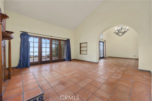 30721 Condor Place, Tehachapi CA: https://media.crmls.org/medias/5dc23469-59c9-4914-8f18-d65082bf1fb4.jpg