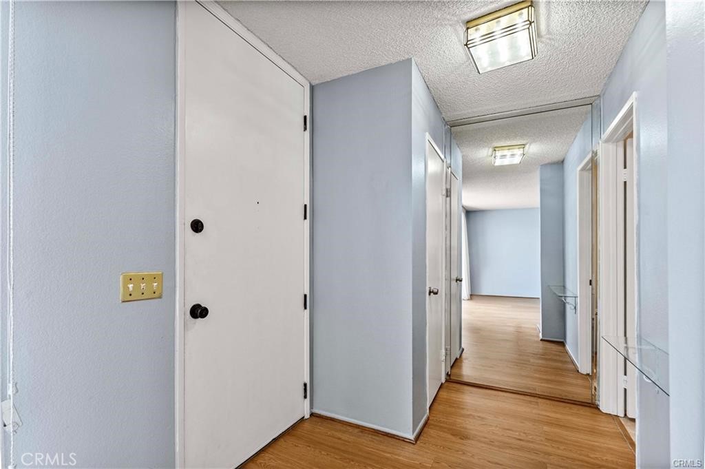 https://media.crmls.org/medias/5dc3705e-4023-40e8-aedc-739c89358e63.jpg?preset=X-Large