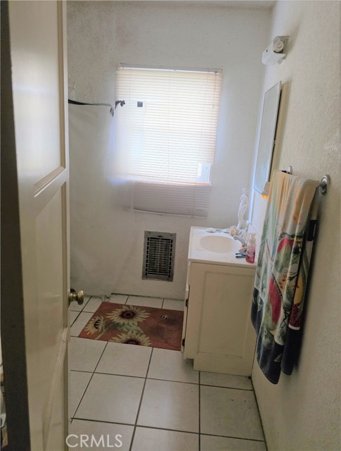 14153 Tiara Street, Van Nuys CA: https://media.crmls.org/medias/5dc3891e-e24c-4e7e-b663-788826eef879.jpg