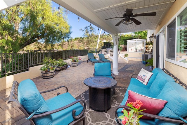 6307 E Rocking Horse Way, Orange CA: https://media.crmls.org/medias/5dc3eb61-caa1-46db-a031-ca63f27bcbc8.jpg