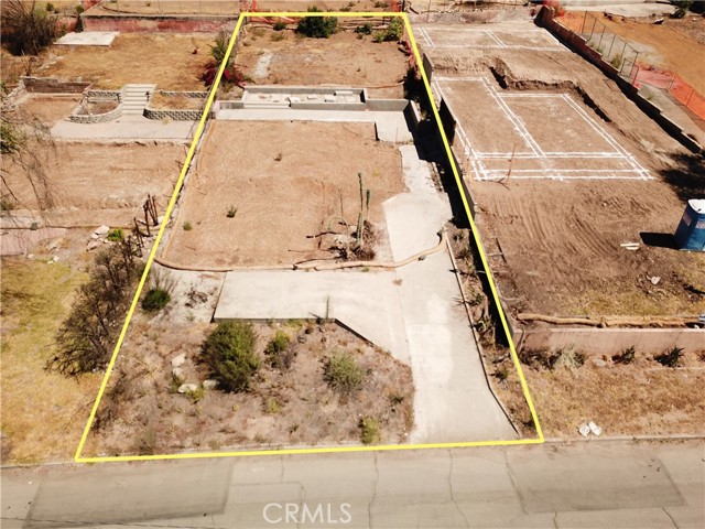 445 Wapello Street, Altadena CA: https://media.crmls.org/medias/5dc62fc6-4054-4727-8734-8842f1ff3a74.jpg