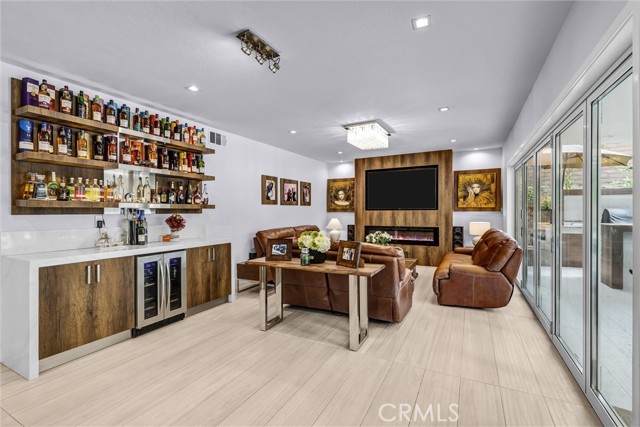 Detail Gallery Image 15 of 53 For 25432 Nottingham Ct, Laguna Hills,  CA 92653 - 5 Beds | 4/1 Baths