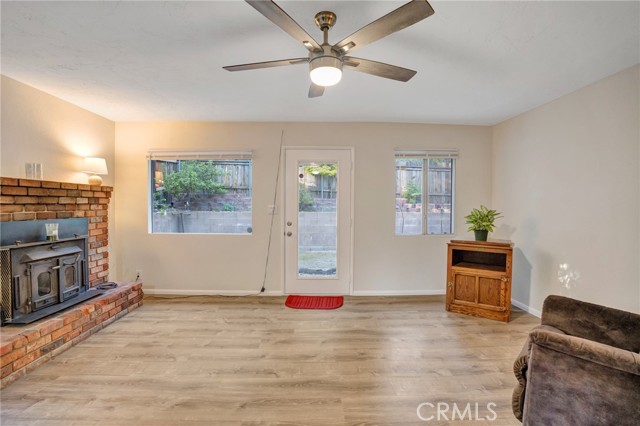 Detail Gallery Image 8 of 22 For 32159 Cove Cir, Running Springs,  CA 92382 - 2 Beds | 1 Baths