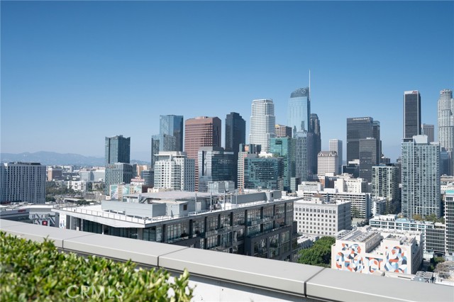 1155 South Grand Avenue, Los Angeles CA: https://media.crmls.org/medias/5dc69b15-f6bf-4434-86ad-d87c7d1f13f0.jpg